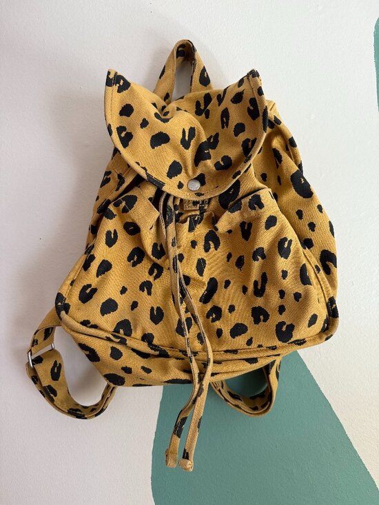 BAGGU Handbags - Baggu Drawstring Leopard Backpack